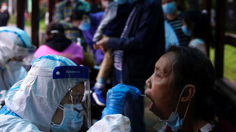 China rechaza una nueva investigación sobre el origen del covid-19, pidiendo no politizar la cuestión