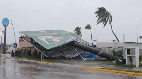 El huracán Nora toca tierra en México: publican fotos y videos de cómo azota al país
