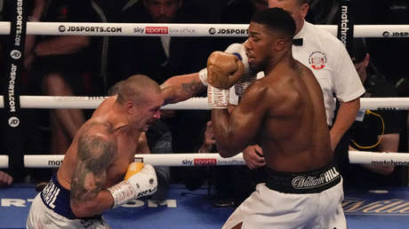 El invicto ucraniano Oleksandr Usyk pone fin al reinado de Anthony Joshua en el campeonato mundial unificado de los pesos pesados