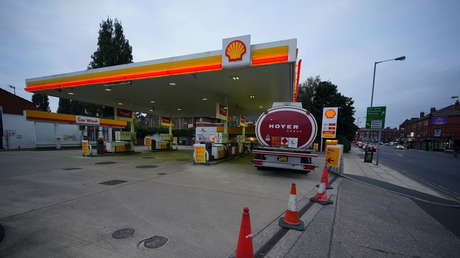 Ponen en alerta a los militares en Reino Unido por una crisis de suministro de combustible (FOTOS)