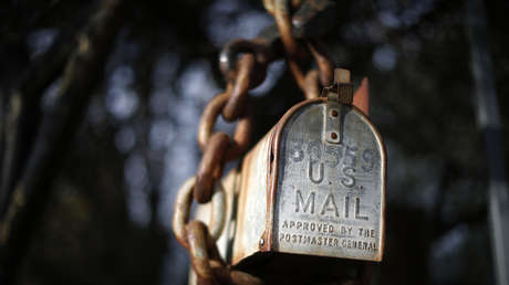 Arrestan en EE.UU. a una mujer afrodescendiente por hacerse pasar por un miembro del Ku Klux Klan y dejar amenazas de muerte a sus vecinos negros