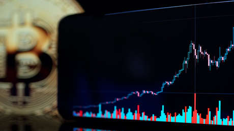 El bitcóin supera los 62.000 dólares tras conocerse los planes de la Comisión de Bolsa y Valores de EE.UU. de crear el primer fondo de la criptodivisa