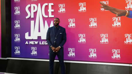 El creador de 'El juego del calamar' responde a LeBron James tras criticar el final de la serie