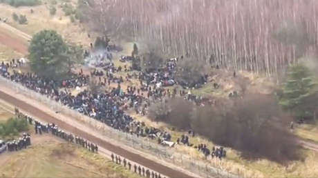 Polonia pone en alerta a militares en la frontera con Bielorrusia, y Lituania envía fuerzas adicionales ante la concentración de refugiados en la zona