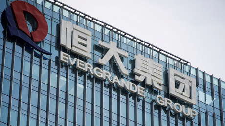 Reportan que el jefe de Evergrande vende casas y jets privados por valor de más de 1.100 millones de dólares para mantener la empresa