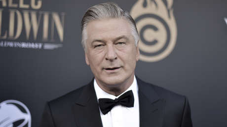 Alec Baldwin dice no sentirse culpable del fatal accidente en el rodaje de 'Rust'