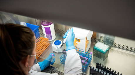 Un estudio sugiere que la variante ómicron "escapa" parcialmente a la protección de la vacuna Pfizer