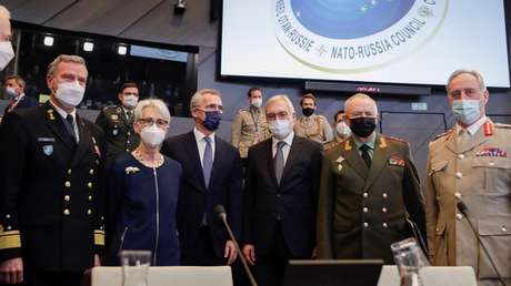 Cancillería rusa advierte que el rechazo de EE.UU. de las propuestas clave de las garantías de seguridad conduce "a un callejón sin salida"