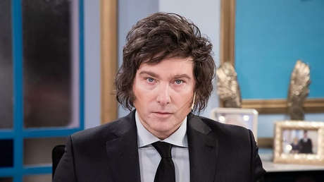 El ultraderechista Javier Milei sortea su sueldo como diputado en Argentina y el ganador es un 'kirchnerista'