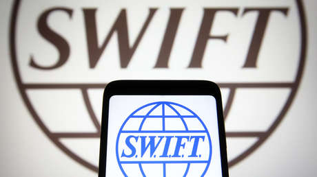 Una eventual desconexión de Rusia del SWIFT sería como una "bomba atómica" para los mercados de capitales, dice el líder entrante de la CDU alemana