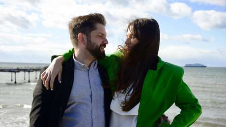 La antropóloga Irina Karamanos, pareja de Gabriel Boric, sí asumirá como primera dama de Chile pero promete darle "un giro" al cargo