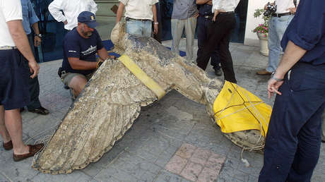 ¿Venderla, exhibirla o destruirla? El dilema que enfrenta Uruguay por un águila de bronce que perteneció a un buque de guerra nazi