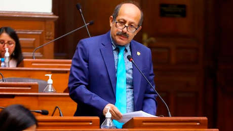 El premier de Perú pide el voto de confianza pero el Congreso se niega a sesionar y denuncia al Ejecutivo de querer cerrar el Parlamento