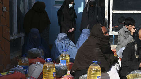 Biden firma una orden ejecutiva para usar parte de los 7.000 millones de dólares de fondos afganos congelados retenidos en EE.UU. en ayuda humanitaria