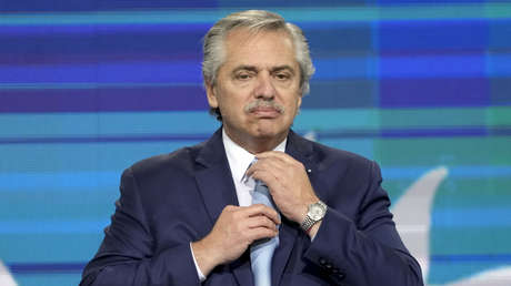 Alberto Fernández declara ante la Justicia para defender a la vicepresidenta Cristina Fernández de Kirchner en una causa por presunta corrupción