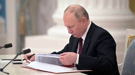 Rusia reconoce "de forma inmediata" la independencia de las repúblicas autoproclamadas de Donetsk y Lugansk