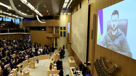 Zelenski pide a la OTAN "asistencia militar sin restricciones" para Ucrania