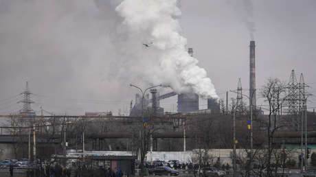 "Mantenerlos como escudos humanos constituye un acto de terrorismo": Rusia exige a Kiev liberar a los civiles que se encuentran en la planta Azovstal