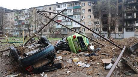 "Metían a la gente en sótanos e instalaban posiciones en el edificio": Indicios de crímenes de guerra cometidos por militares ucranianos en Mariúpol