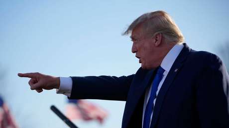 Trump se une a Truth Social e incluye su famosa errata 'covfefe' en la primera publicación