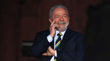 Lula da Silva lanza su candidatura a la presidencia para "reconstruir" Brasil