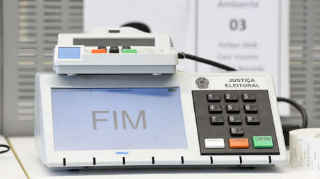 La Policía de Brasil afirma que el ataque de Bolsonaro contra el sistema de voto tuvo el apoyo de dos altos cargos y de la agencia de Inteligencia