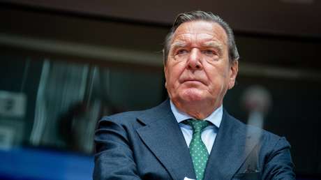 Alemania despoja al excanciller Schröder de privilegios especiales y el Europarlamento pide sancionarlo por sus vínculos con Rusia