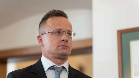 El canciller de Hungría afirma que la economía de su país "moriría" sin el petróleo y el gas de Rusia