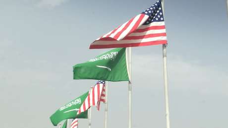 Reportan que asesores de Biden visitaron Arabia Saudita para pedir un aumento de la producción de petróleo