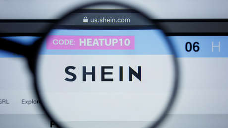 Publican imágenes de supuestos mensajes de auxilio ocultos en prendas compradas en Shein y la compañía responde