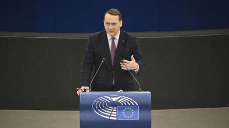 Un eurodiputado sugiere "regalar" a Ucrania ojivas nucleares para que pueda defender su soberanía