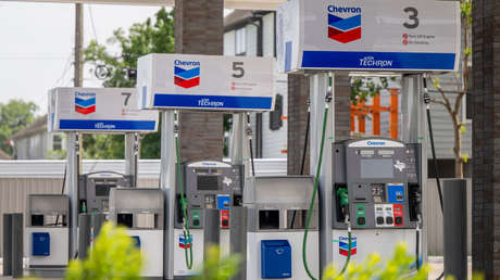 Biden insta al Congreso a suspender el impuesto a la gasolina por 90 días para luchar contra "el aumento de precios de Putin"