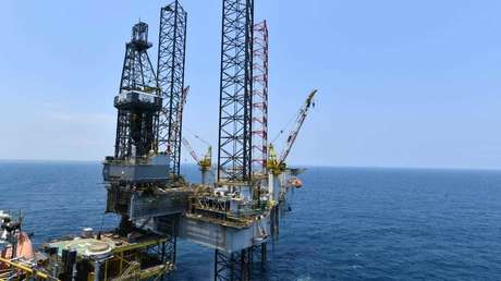 Personas armadas saquean 3 plataformas de la petrolera Pemex en México