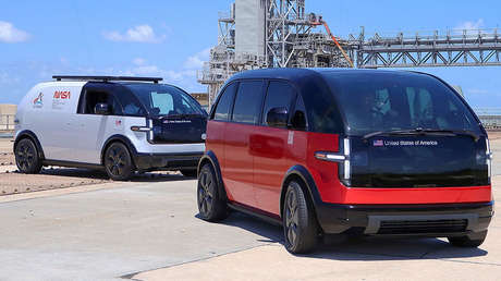 Muestran las primeras imágenes de los vehículos eléctricos que usará la NASA para su próxima misión lunar