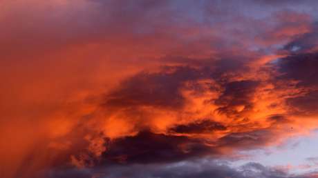 Resuelven el misterio detrás del resplandor rosa observado en el cielo nocturno de Australia (FOTO)