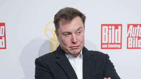 "Embarazar a mujeres de clase alta": el padre de Elon Musk afirma que aceptó una inusual propuesta que le llegó desde Colombia