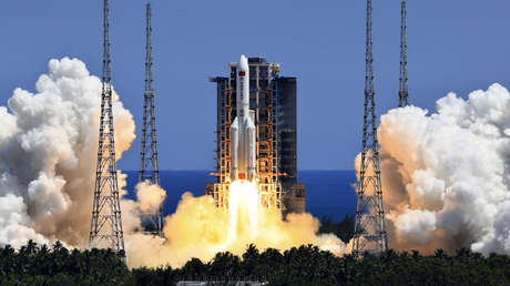 Restos del cohete chino Long March 5B entran en la atmósfera, sobre el océano Pacífico