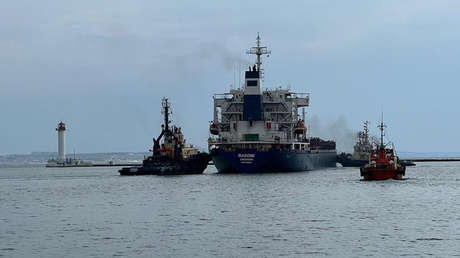 El primer barco con carga de grano sale del puerto ucraniano de Odesa