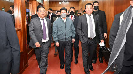 Pedro Castillo declara ante la Fiscalía de Perú sobre el polémico caso de los ascensos militares y policiales