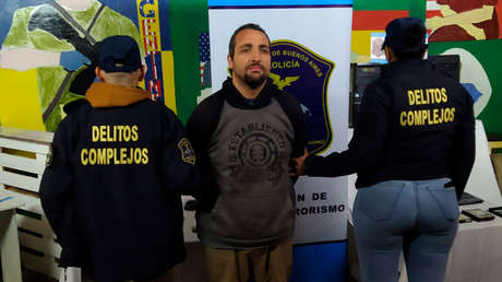 Detienen a un argentino que calificó de "héroe" al atacante de Cristina Fernández y le declaró su "total apoyo"