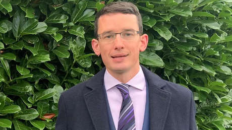 Prisión para un profesor que se negó a dirigirse a un alumno transgénero con los pronombres que prefería