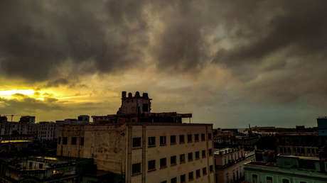 Cuba se queda sin servicio eléctrico tras el paso del huracán Ian