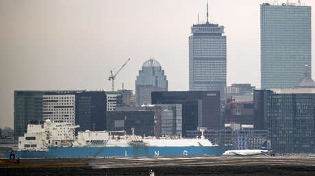 WSJ: China gana "cientos de millones de dólares" con la reventa de gas natural licuado a Europa