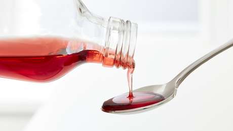 Indonesia prohíbe la venta de jarabes medicinales tras la muerte de 99 niños