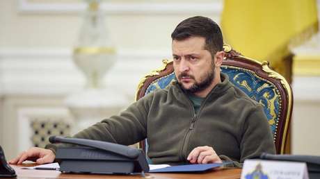 Kiev prohíbe por completo las actividades de 12 partidos de la oposición