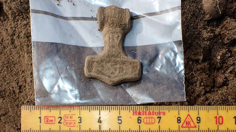Encuentran un 'martillo de Thor' vikingo en Suecia
