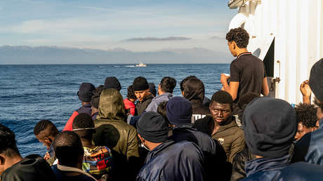 Francia acoge un barco con más de 200 migrantes y se reavivan viejas tensiones entre París y Roma