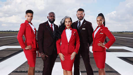 Aerolínea británica obliga a tripulación vestir uniformes acordes al género en el vuelo de la selección a Catar