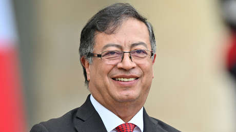 Petro se compromete con delegación de WikiLeaks a "ejercer presión" ante EE.UU. por el caso de Assange