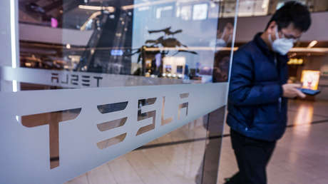 Clientes de Tesla en China protestan por las rebajas de precio que se perdieron